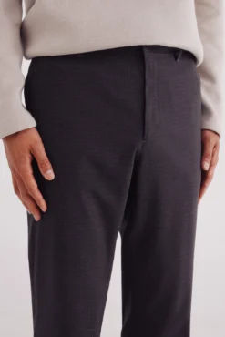 Pantalón chino jogger estructura