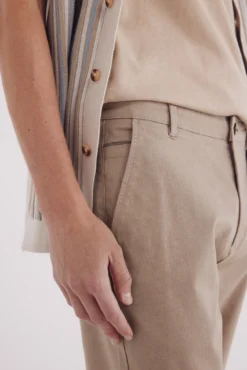 Pantalón chino microestampado slim fit