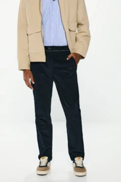Pantalón chino pana comfort fit