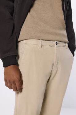 Pantalón chino pana lavada comfort slim fit