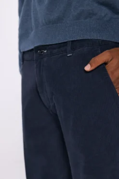 Pantalón chino pana lavada comfort slim fit
