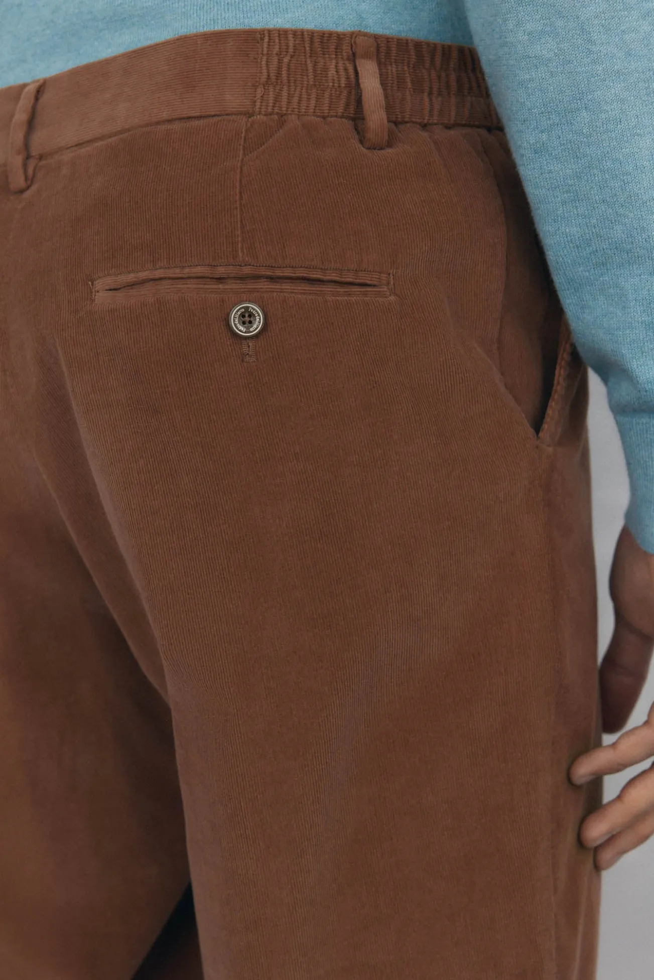 Pantalón chino pana ligera regular fit