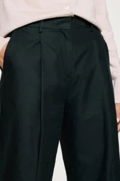 Pantalón chino pinzas.
