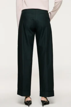 Pantalón chino pinzas.