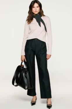 Pantalón chino pinzas.