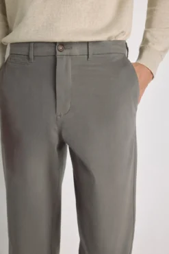 Pantalón chino regular fit