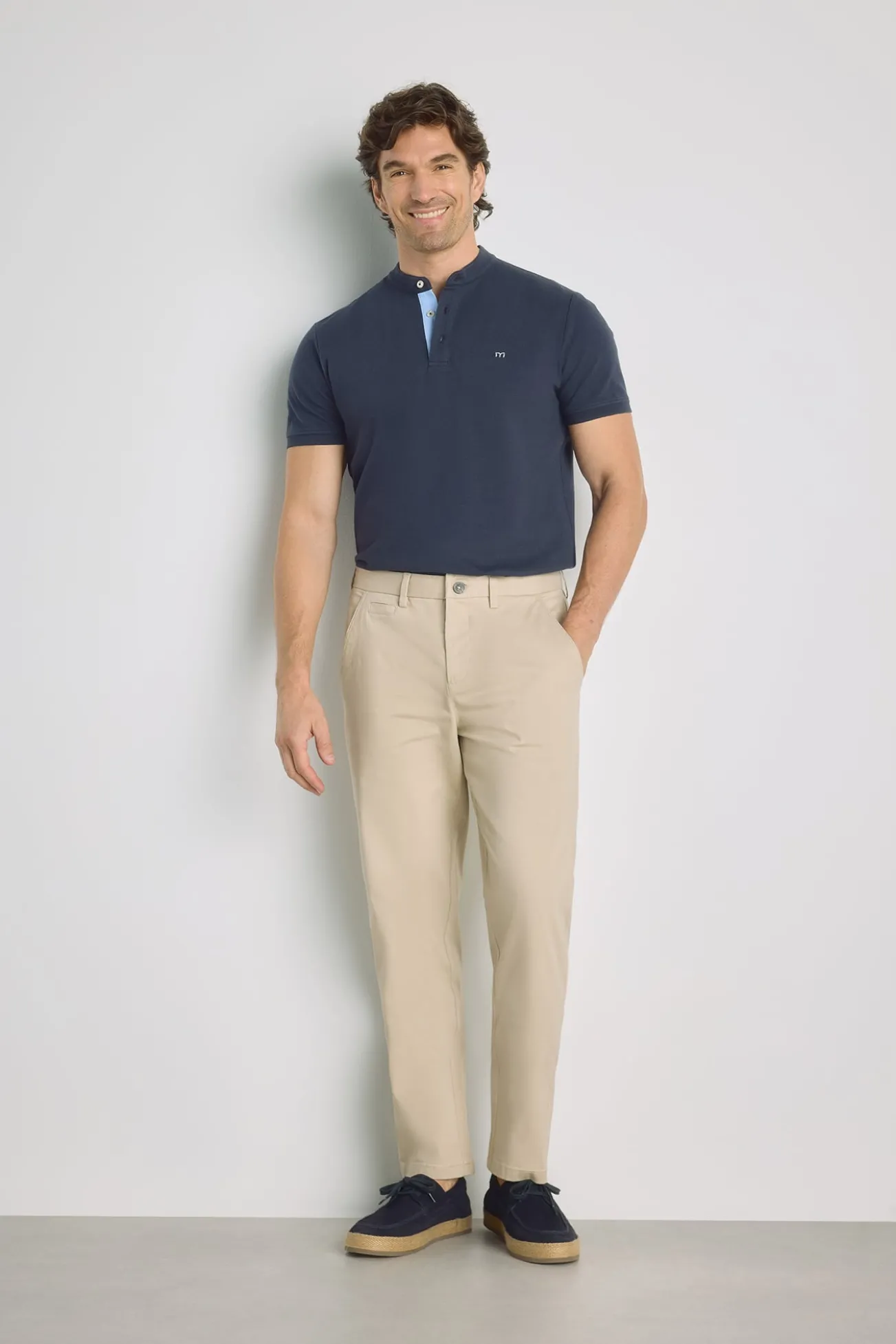 Pantalón chino regular fit