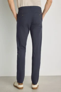 Pantalón chino slim