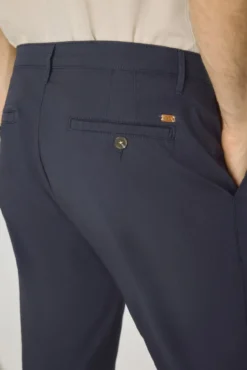 Pantalón chino slim