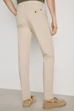 Pantalón chino slim