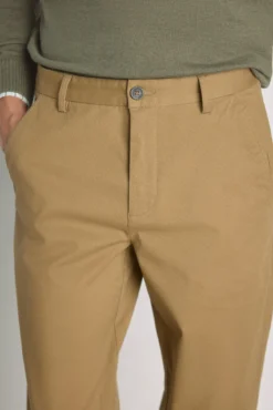 Pantalón chino slim fit