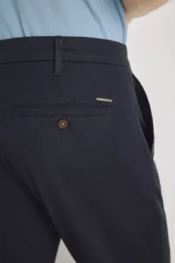 Pantalón chino slim fit