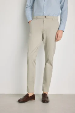 Pantalón chino slim fit