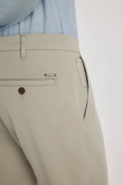 Pantalón chino slim fit