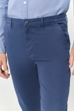 Pantalón chino slim fit