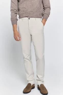 Pantalón chino slim fit