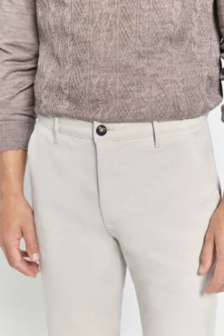 Pantalón chino slim fit