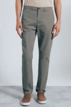 Pantalón chino slim fit