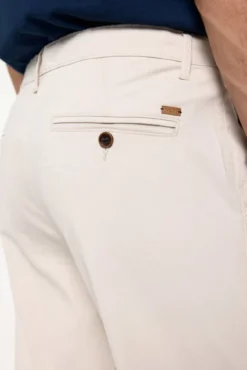 Pantalón chino slim liso