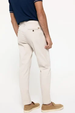 Pantalón chino slim liso