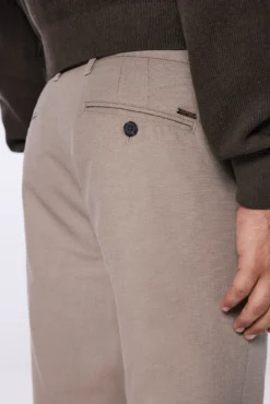 Pantalón chino vestir comfort slim fit