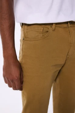 Pantalón color slim fit