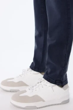Pantalón color slim fit
