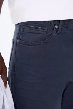 Pantalón color slim fit