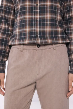 Pantalón comfort slim fit