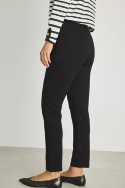 Pantalón confort slim fit