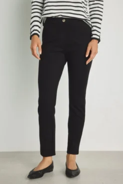 Pantalón confort slim fit