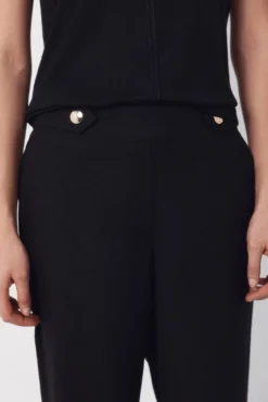 Pantalón con lino con botones dorados