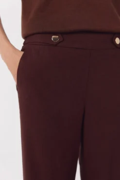 Pantalón con lino con botones dorados