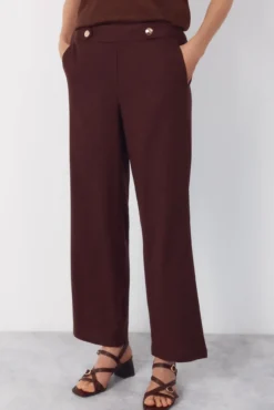 Pantalón con lino con botones dorados
