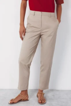 Pantalón corte slim