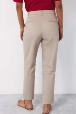 Pantalón corte slim
