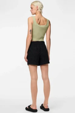 Pantalón corto