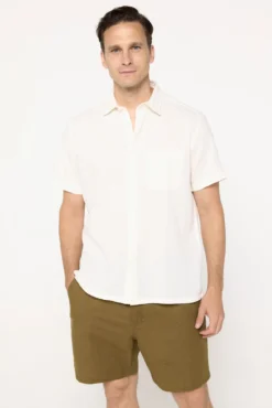Pantalón corto de hombre monocolor con mezcla de lino y algodón