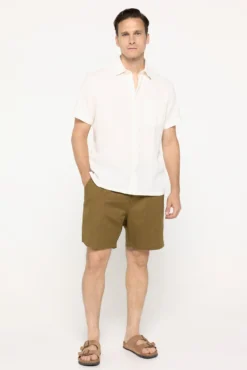 Pantalón corto de hombre monocolor con mezcla de lino y algodón