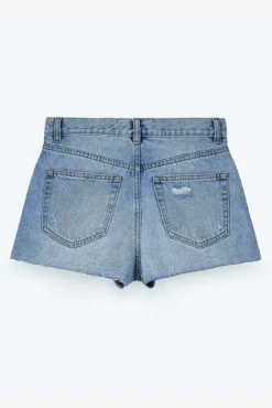 Pantalón corto desgastado denim