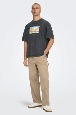 Pantalón de hombre loose fit.
