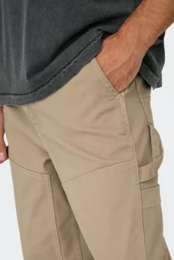 Pantalón de hombre loose fit.