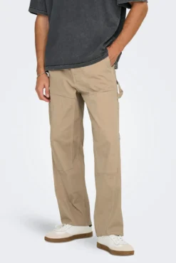 Pantalón de hombre loose fit.