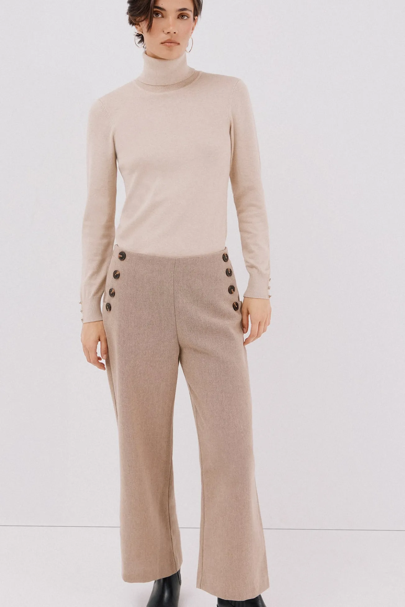 Pantalón de mujer crop y ancho