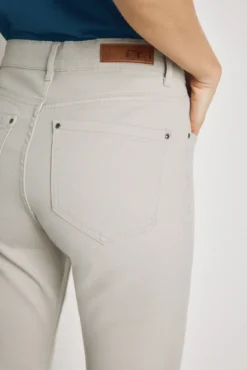Pantalón denim color