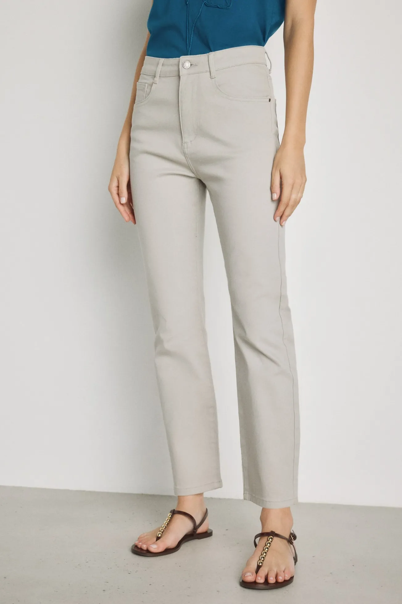 Pantalón denim color