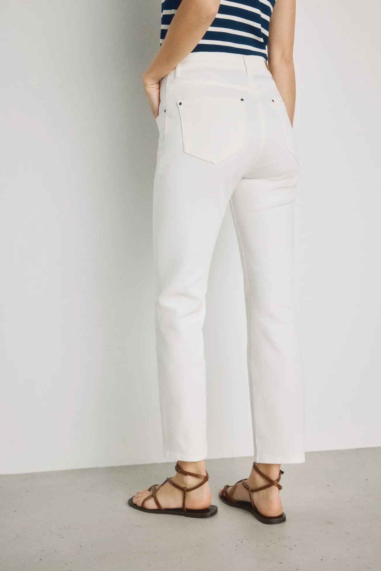 Pantalón denim color