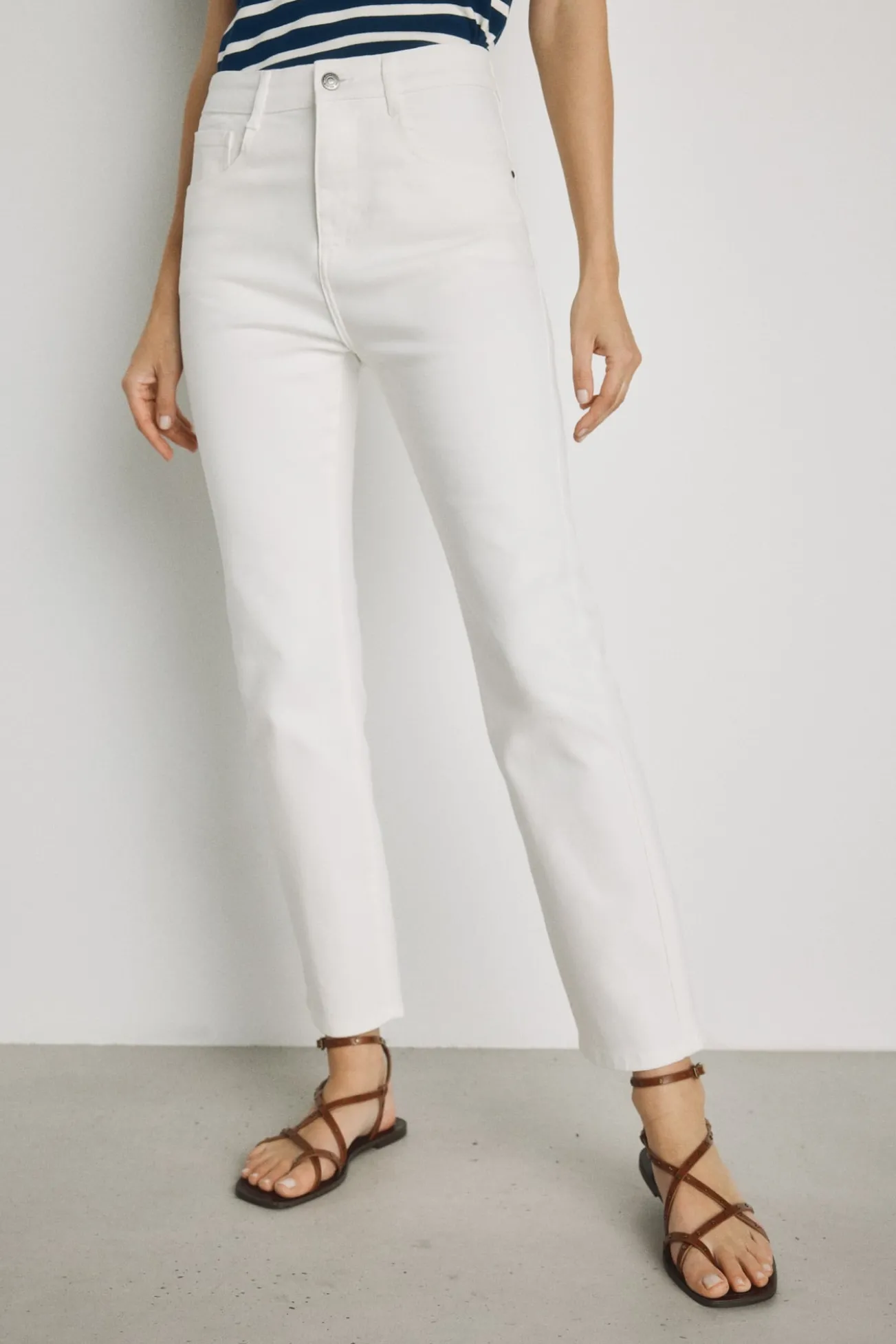 Pantalón denim color