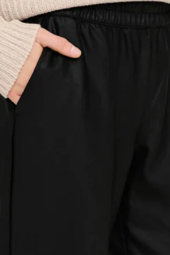 Pantalón de polipiel cintura elástica