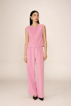 Pantalón de traje con pliegues delanteros